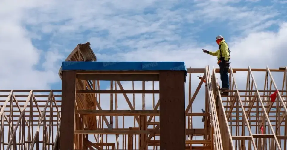 Mortgage Rates Hit 7.4%, Deepening Housing Divide