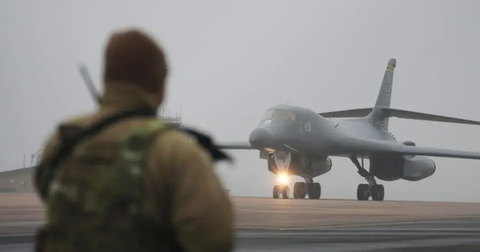US Pulls B-1 Bombers from UK Amid Iran Threats and Defense Friction