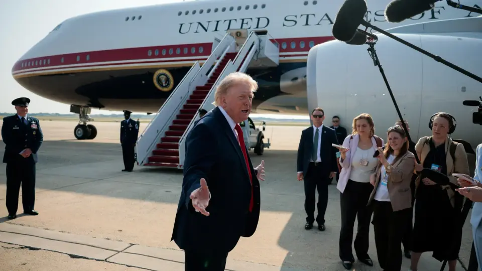 Trump Debuts Qatar-Gifted Presidential Jet on Maiden Flight