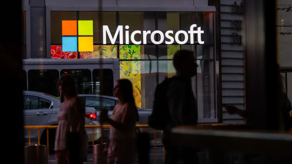 Microsoft Expands Voluntary Buyouts to 60,000 Staff Amid AI Spending Pressure