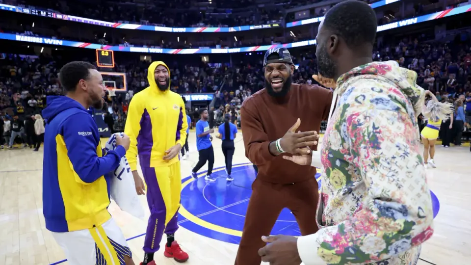 Warriors target LeBron and Davis as Green kicks off a multi-step cap reset