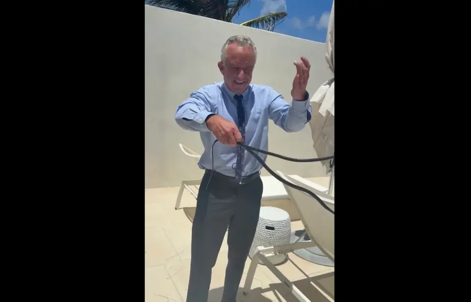 RFK Jr. Bitten While Handling Snakes on Oz’s Patio