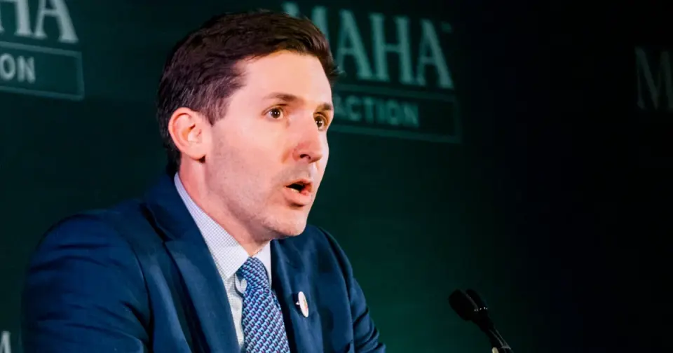 MAHA Architect Calley Means Resigns Amid Policy Stalls and Midterm Tensions