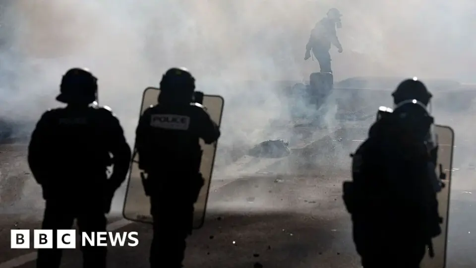 French student loses hand in Lens as school protests escalate