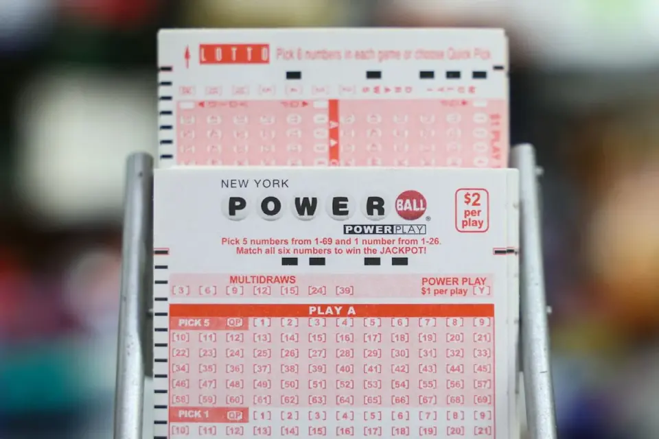 Illinois ticket bags Powerball’s $1.04B prize with five winning numbers