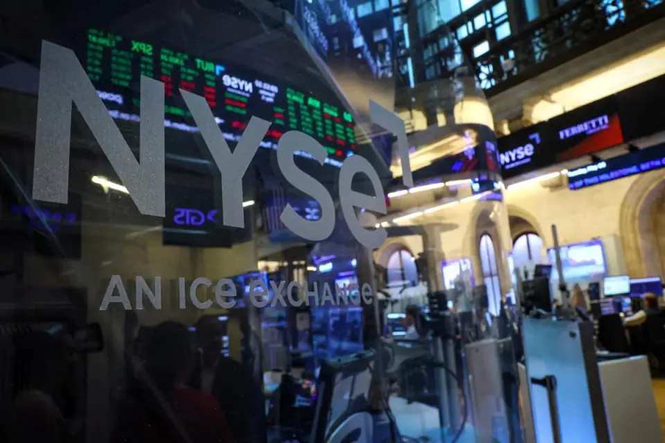 Markets rally on Iran peace hopes and upbeat tech earnings