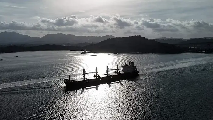Panama Canal cuts transits to 27 as El Niño drought worsens