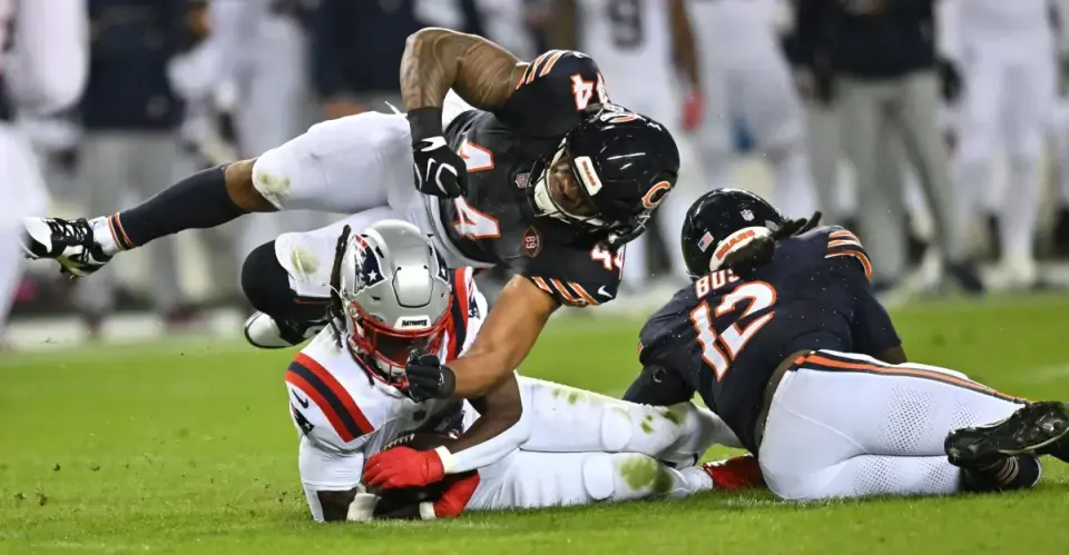 Santos' 58-Yard Kick Decides Bears-Patriots Thriller as Maye's Turnover Proves Costly