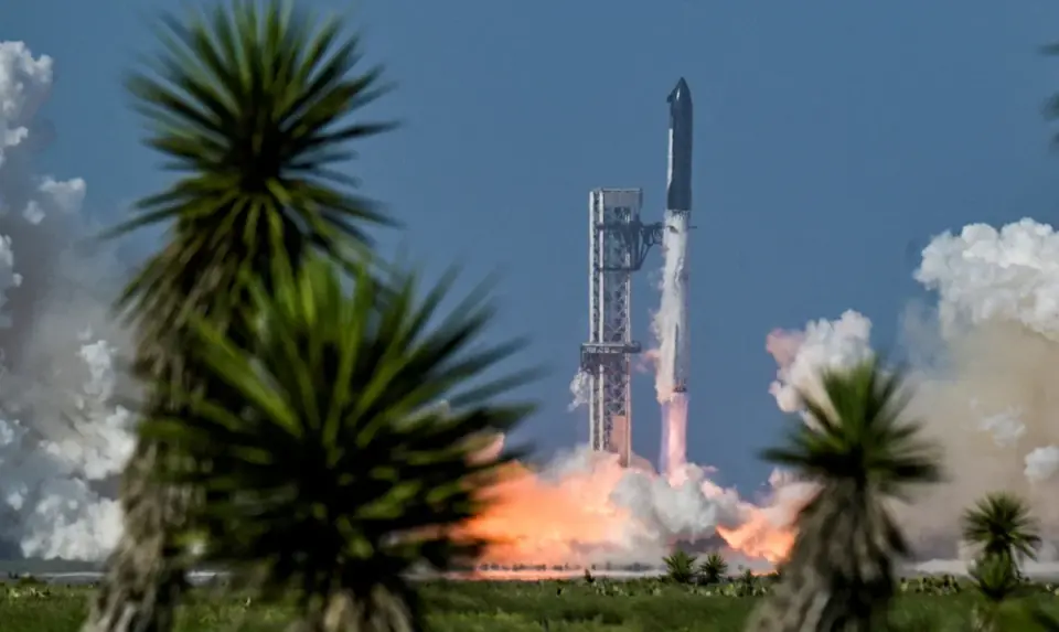 SpaceX Prepares Maiden Earnings as Lockup Looms and stock stays under pressure