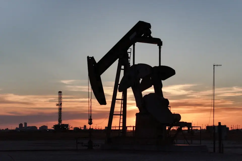 Semiconductors Retreat as Oil Hits Five-Month High Amid Middle East Tensions