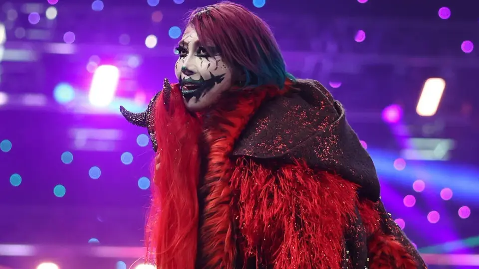 Asuka Set to Stay with WWE as Raw Heads to Knoxville