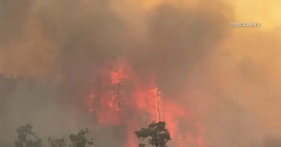 Antelope Valley Summit Fire Surges to 2,700 Acres as Evacuations Ordered