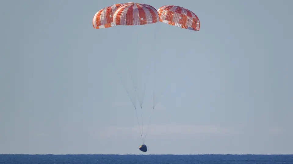 Sea Landings vs Ground Landings: The Evolving Art of Returning Spacecraft