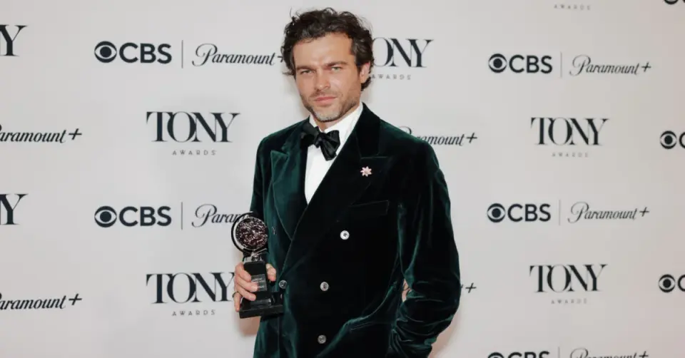 Alden Ehrenreich Pushes Public Archives, Global Access to Theatre