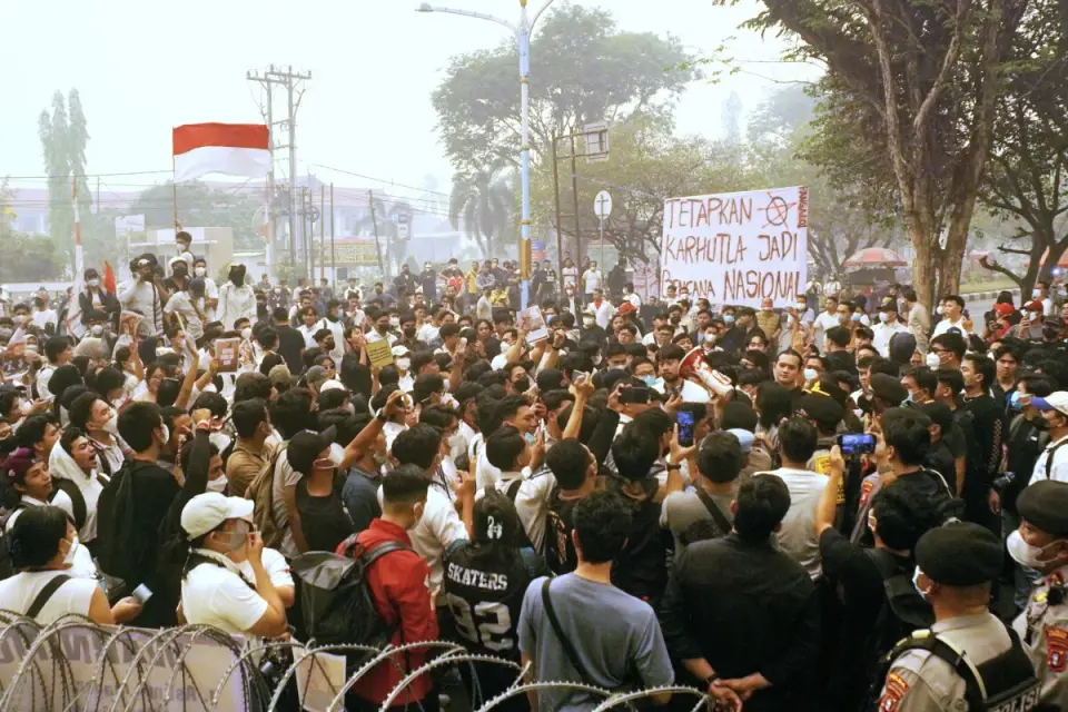 Southeast Asia’s Decade-Worst Haze Sparks Student Protests and Diplomatic Friction