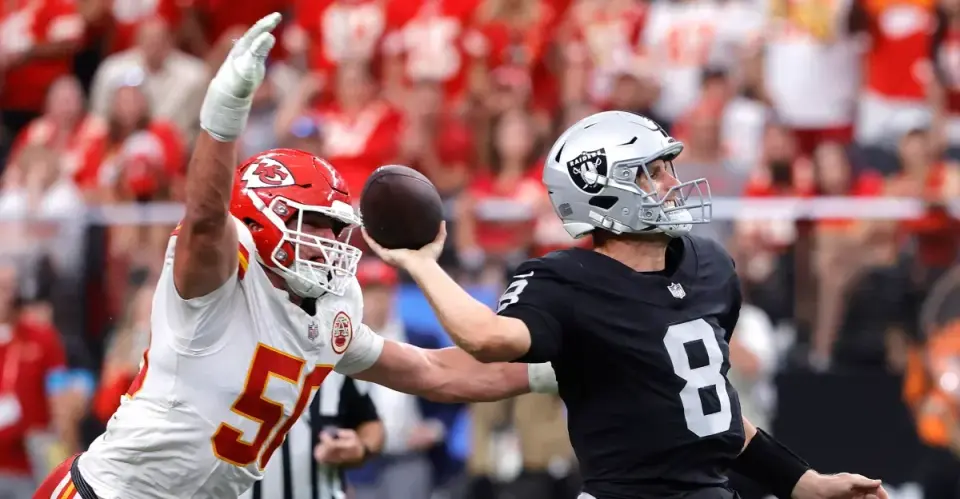 Chiefs Survive 30-27 Thriller to Stay 4-0, Walker and Thornton Shine Amidst Chaos