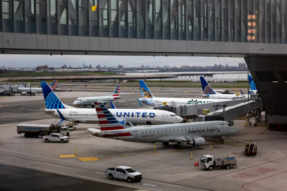 US taps 2,000 gamers for air traffic control, sparking safety concerns