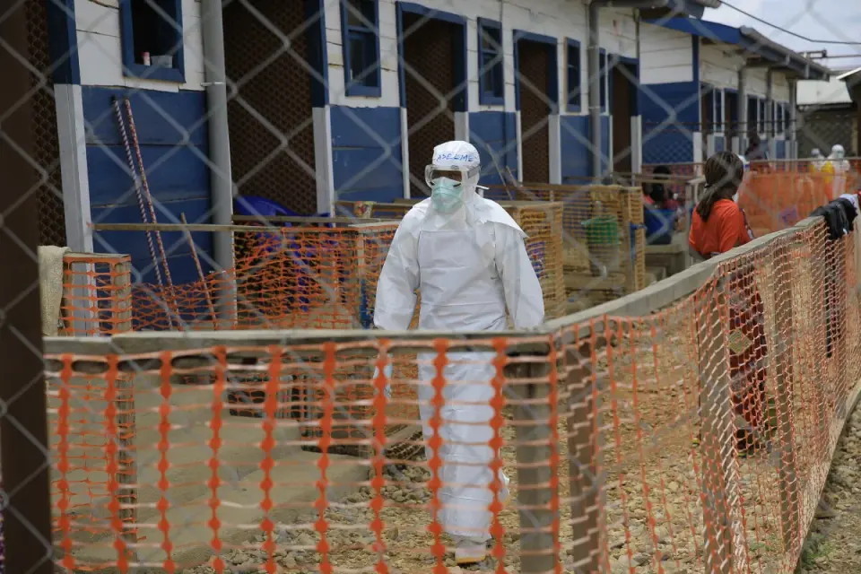 Ebola Outbreak Hits 10,000 Cases in Congo, Raising Global Spread Concerns