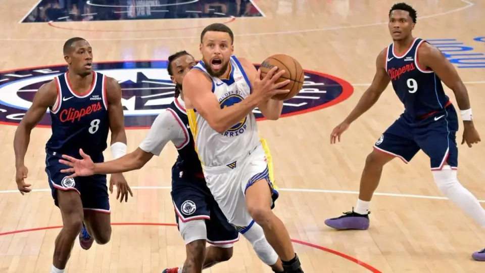 Suns Favored Over Warriors in 2026 Play-In Showdown