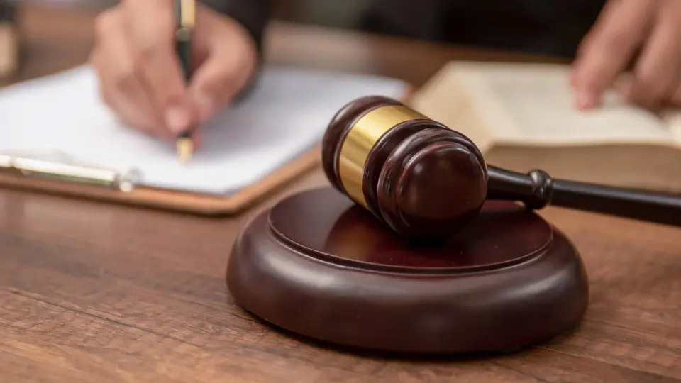 AI Adoption Reshapes Legal Billing, In-House Strategy, and Training