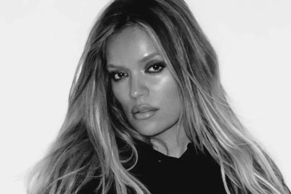 Karol G Reveals 14-Track No Me Arrepiento de Sentir Tanto With Drake, Bruno Mars