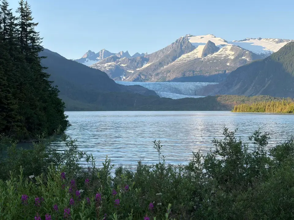 Juneau braced for glacial flood as barriers, pumps rush to avert disaster