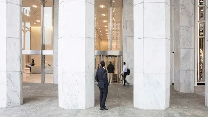 Weil Gotshal & Manges Faces Record Partner Exodus as It Courts Returning Laterals