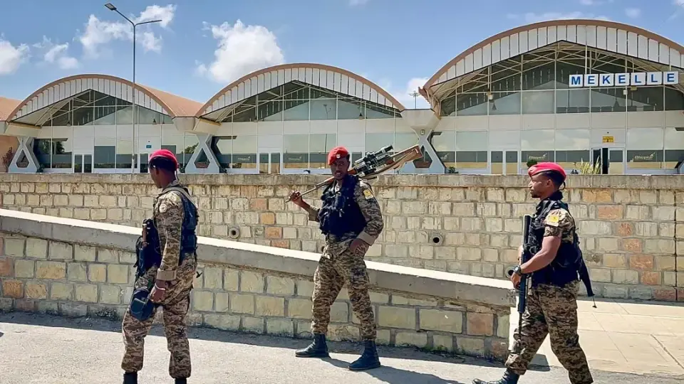 Ethiopian Advance to Eritrean Border Sparks Diplomatic Crisis and War Fears