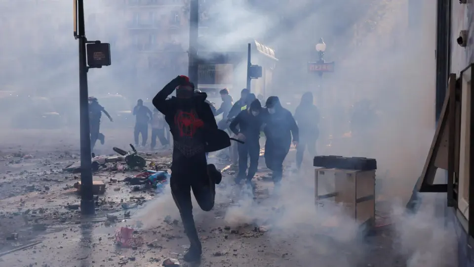 Paris Courts Fast-Track Justice as France’s October 17 Riots Enter Legal Phase