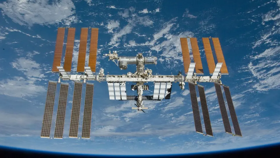 ISS Crew Takes Shelter in Dragon as Leak Repair Unfolds