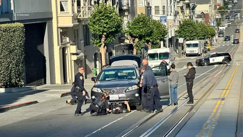 Theft suspect killed as car strikes SF officers during Nob Hill pursuit