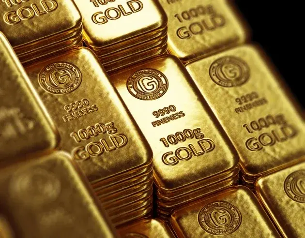 Gold Crashes to One-Year Low Below $3,900 as Tech Rout and Oil Spike Fuel Inflation Fears