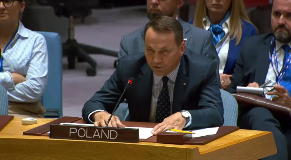 Sikorski Warns Moscow at UN: NATO’s Economic and Military Weight Makes Victory Impossible