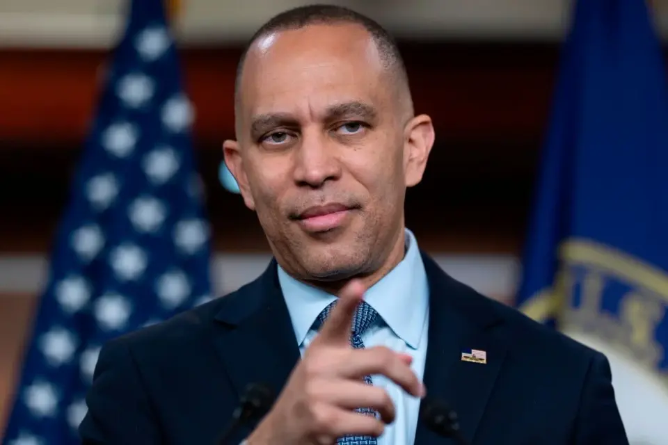 Jeffries Faces New Hurdles as House Speakership Bid Tightens