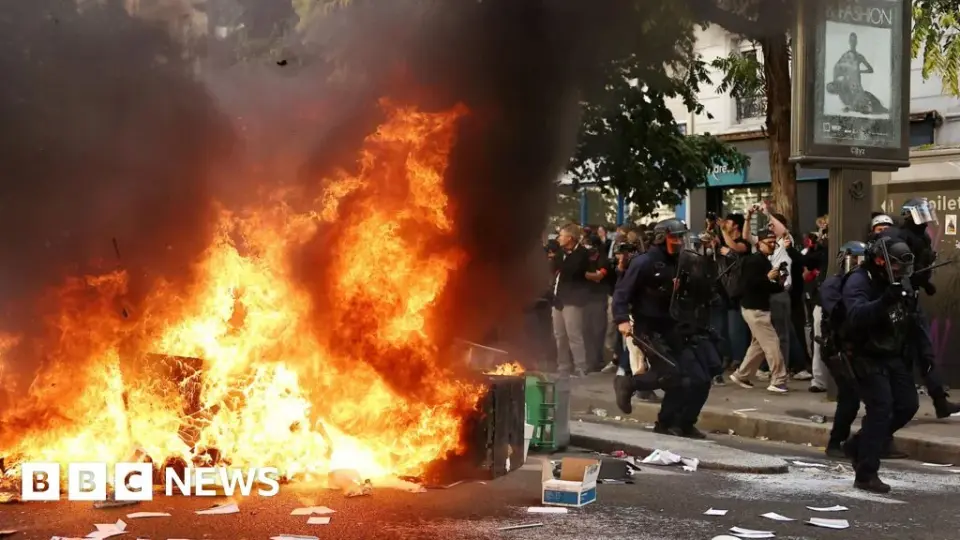 France Suspends Stun Grenades After Teenager Loses Hand in Lens