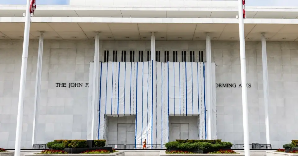 Kennedy Center to close for two-year renovations amid financial crisis