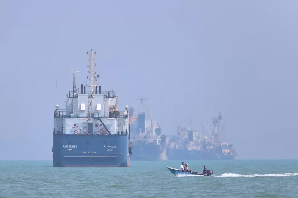 Ceasefire deal inches toward signature as Iran remains noncommittal
