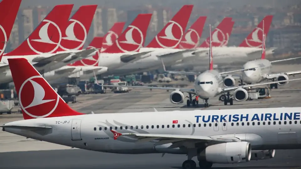 Jet-fuel crunch trims May flights and seats, reshaping summer travel