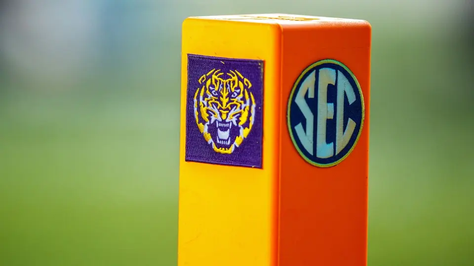 SEC pushes back on ex-NFL stars returning to college football as LSU chases talent