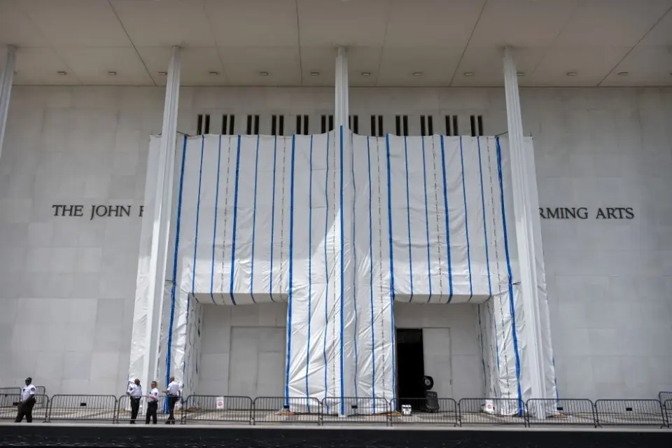 Beatty seeks court block on adding Trump's name to Kennedy Center