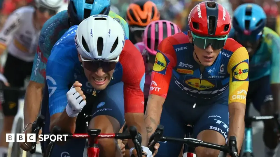 Tronchon Stuns Vuelta Field with Late Sprint Victory as Mas Holds Red Jersey