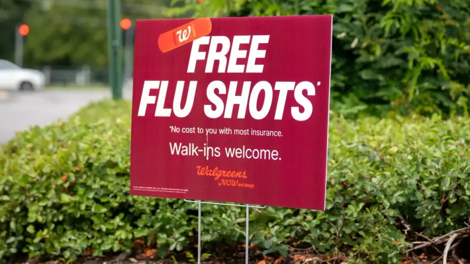 Medical Groups Fill CDC Gap as Fall Vaccines Roll Out