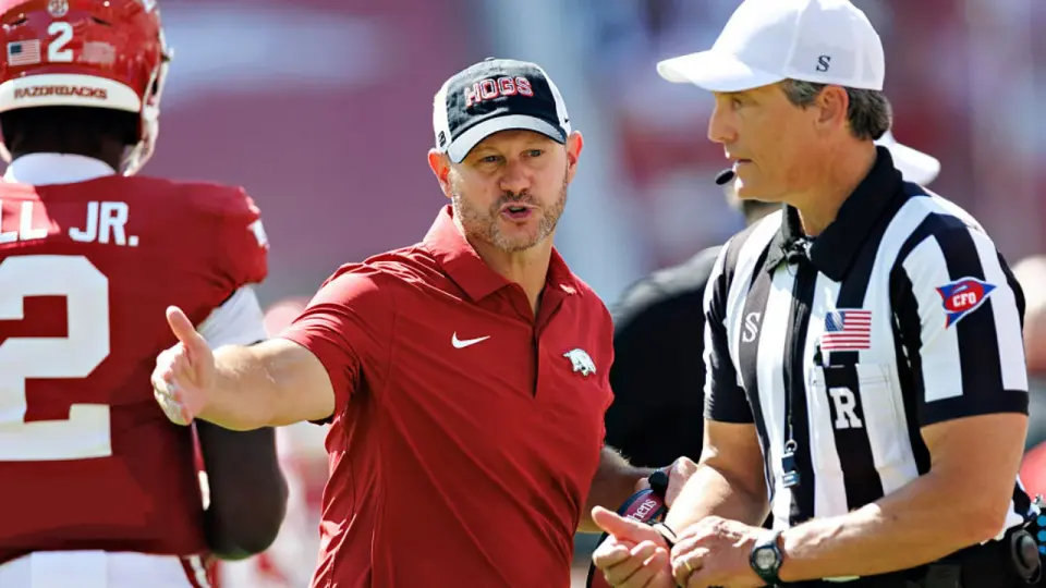 Empty Seats, Heavy Loss: Georgia Dominates Arkansas as Campus Feels Abandoned