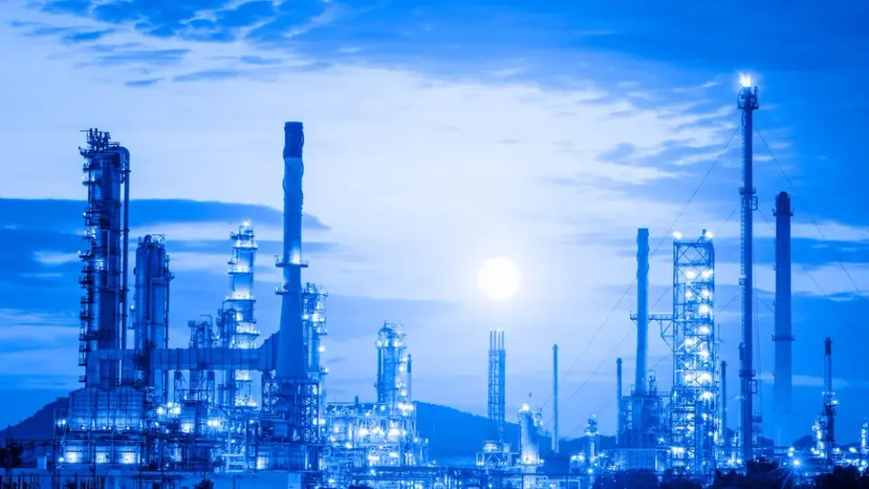 Diesel Cracks Hit Record Highs as Middle East and Russian Supply Shocks Tighten Global Fuel Markets