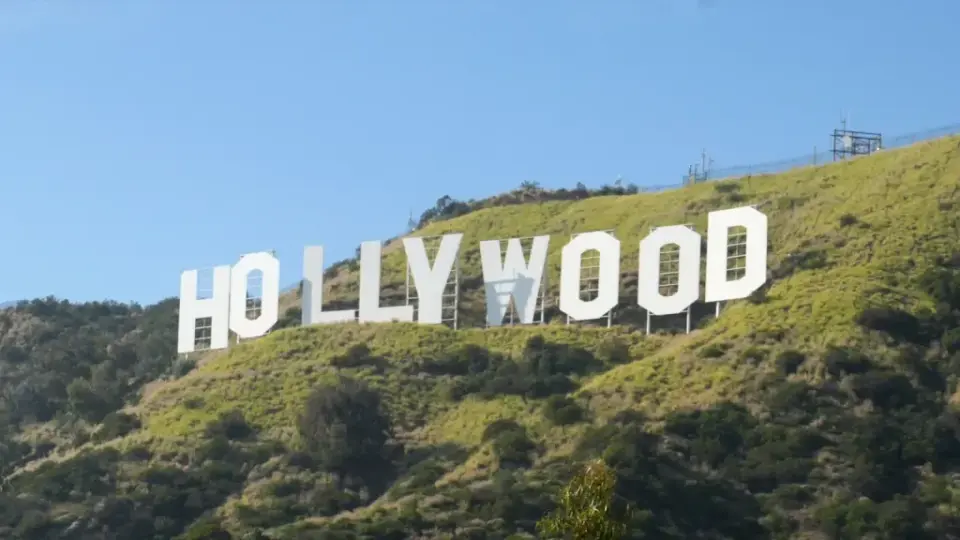 Bipartisan Bill Seeks 30% Federal Film Credit to Halt Production Exodus