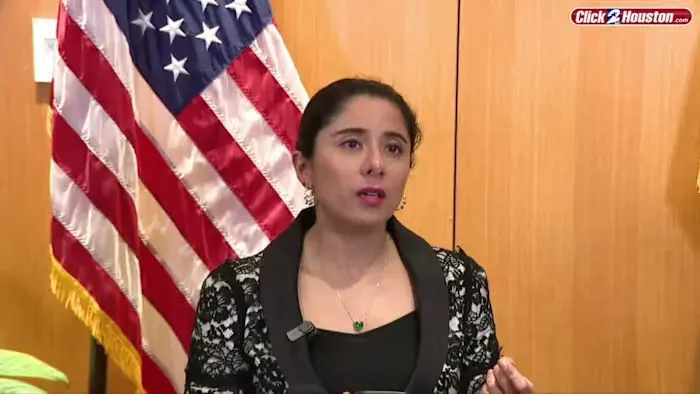 Hidalgo to Scale Back Public Duties After Mono Diagnosis