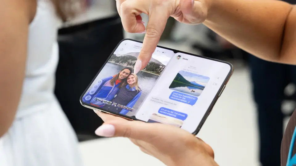 iPhone Duo vs. iPad Mini: Price, Performance, and Use Case Trade-offs