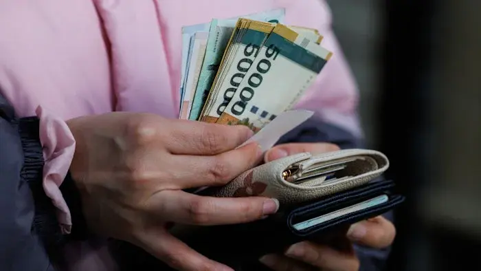 Korean won climbs 8% in July on chip earnings repatriation and hawkish policy tilt