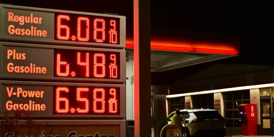 Iran Strait Crisis Could Spark 2030 Deflation, Strategist Warns