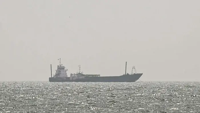 Oil slides as Hormuz reopening talks gain momentum